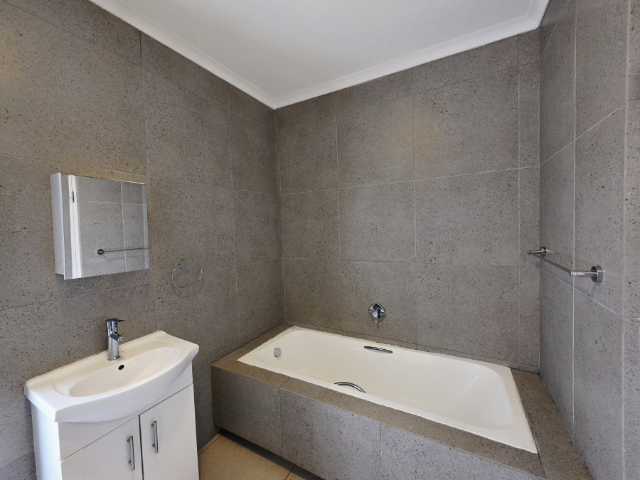 5 Bedroom Property for Sale in Beacon Bay North Eastern Cape
